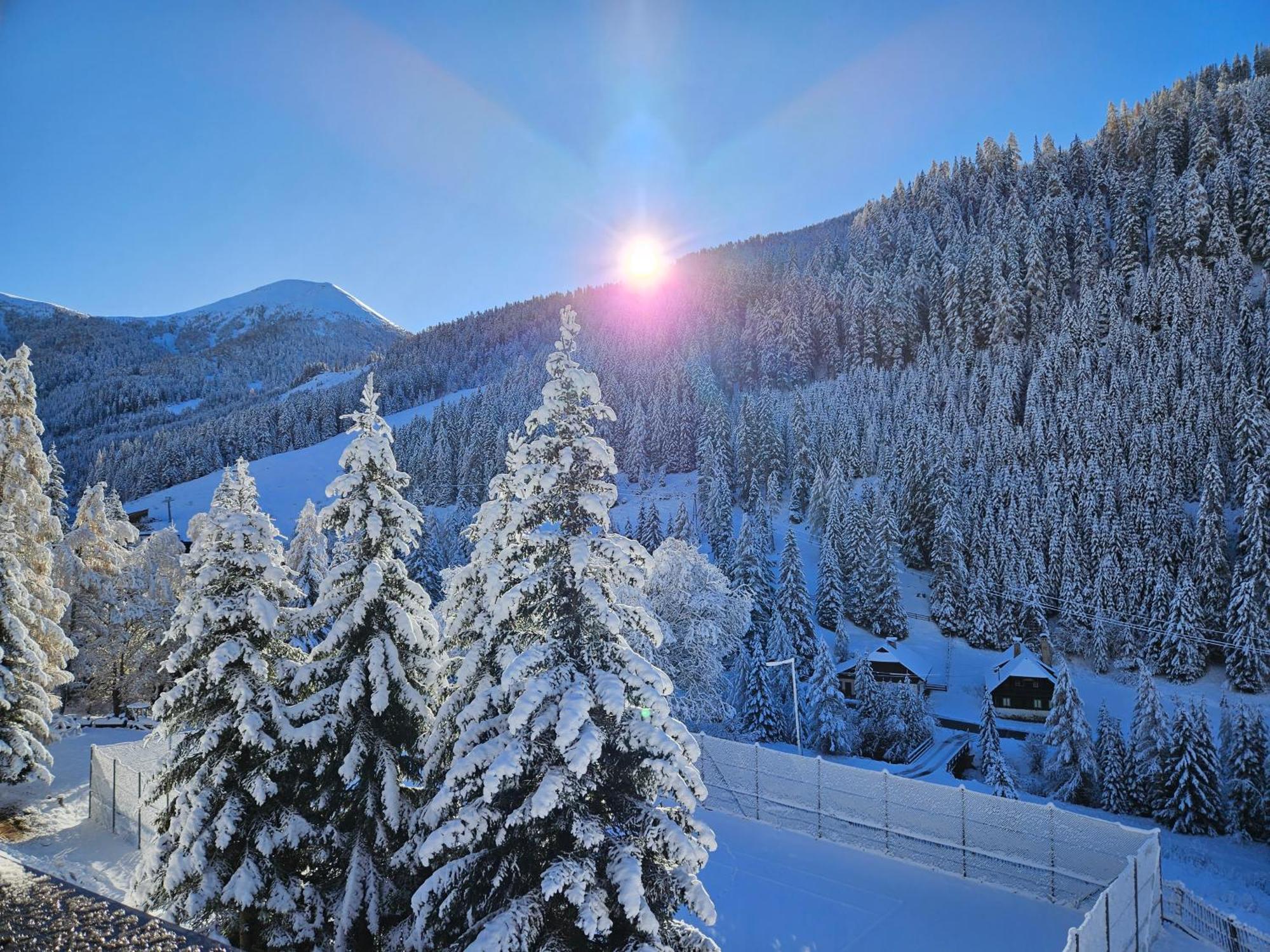 Kinder- Und Familienhotel Nockalm Инеркремс Екстериор снимка