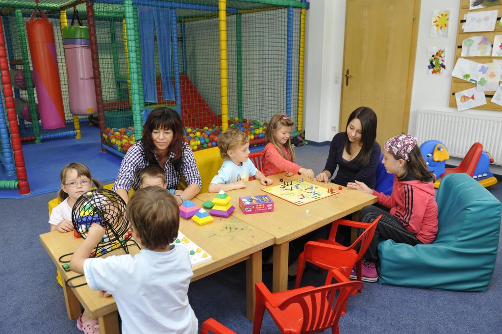 Kinder- Und Familienhotel Nockalm Инеркремс Екстериор снимка