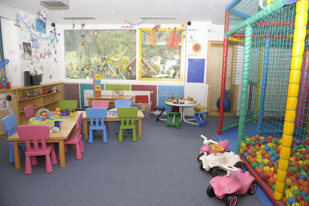 Kinder- Und Familienhotel Nockalm Инеркремс Екстериор снимка