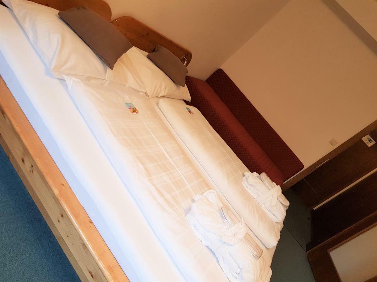 Kinder- Und Familienhotel Nockalm Инеркремс Екстериор снимка
