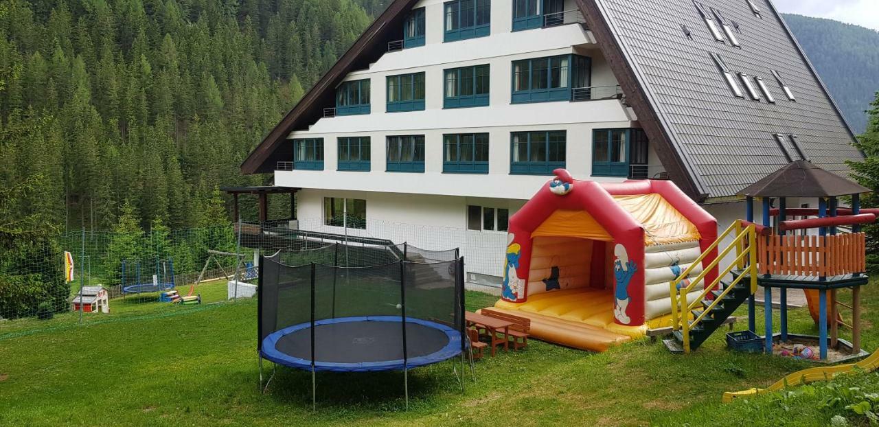 Kinder- Und Familienhotel Nockalm Инеркремс Екстериор снимка
